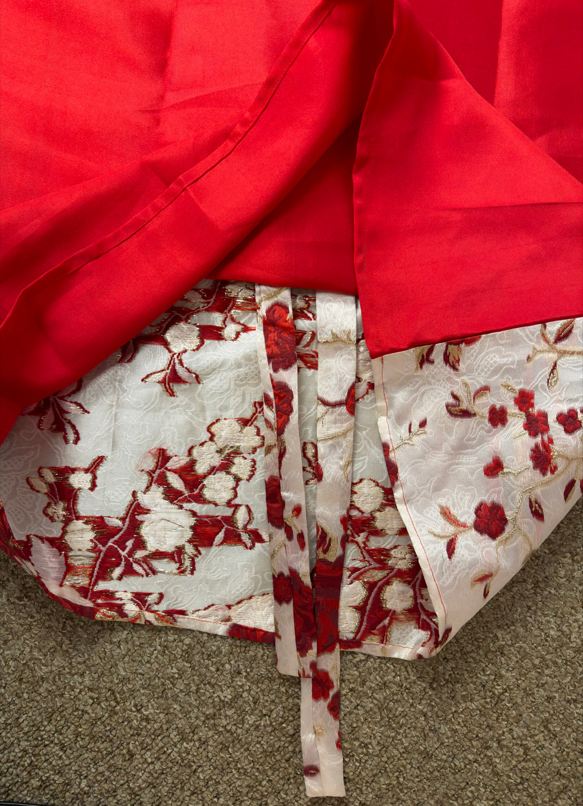 Ivory floral boubou- inner view with rope for fitting